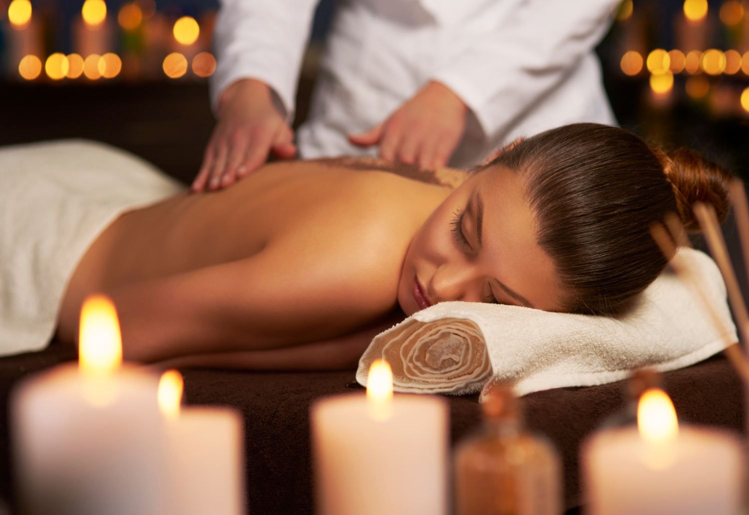 Candlelit back massage at Treat Day Spa